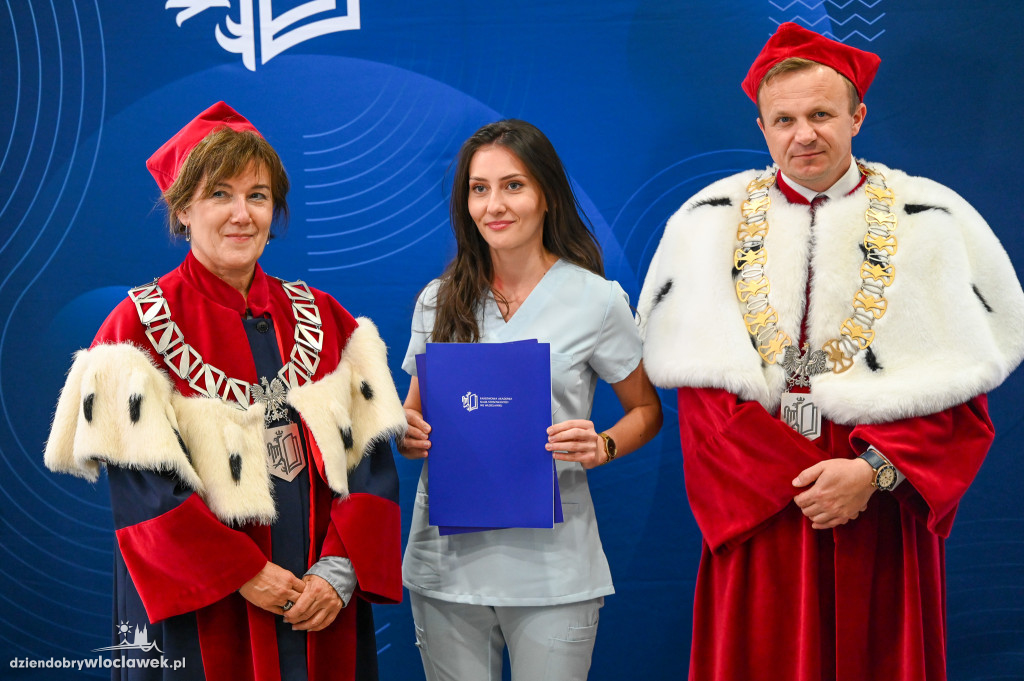 Wręczenie dyplomów na PANS: pielęgniarstwo