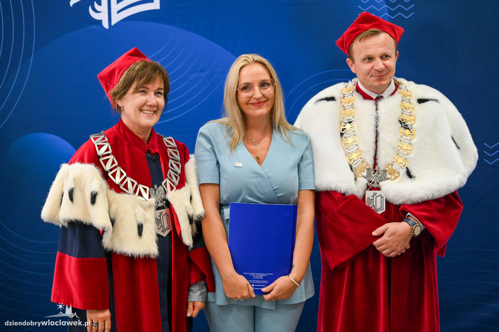 Wręczenie dyplomów na PANS: pielęgniarstwo