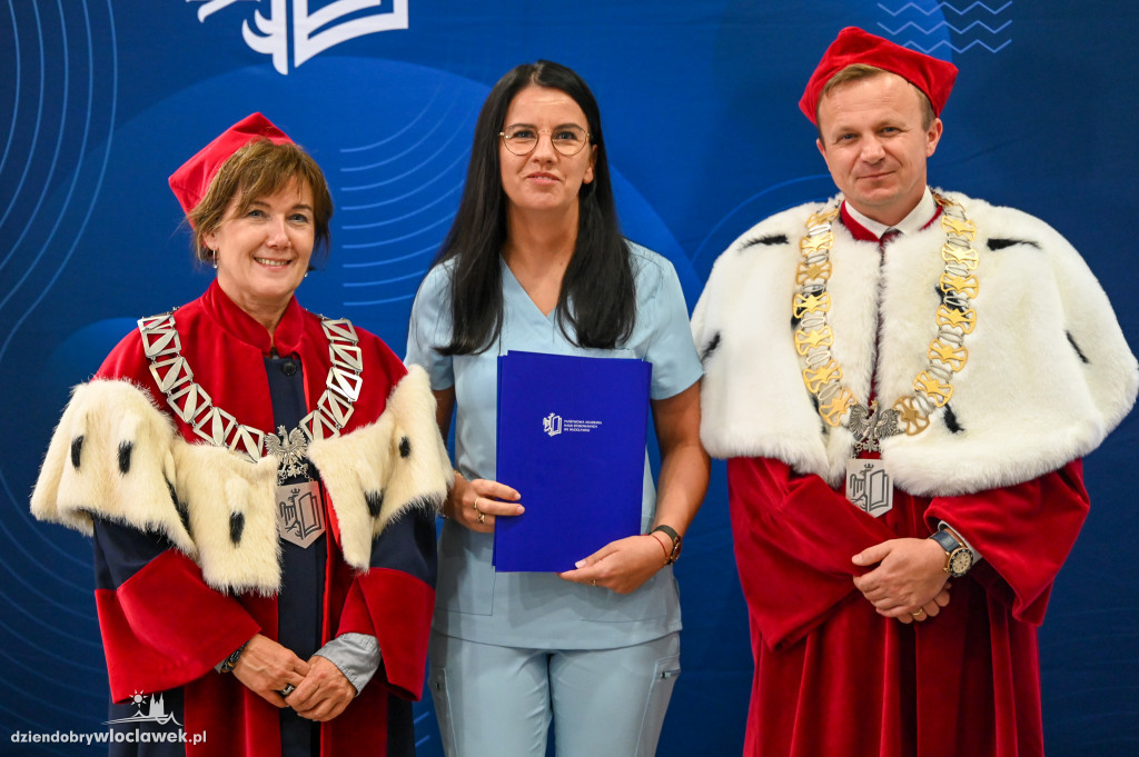 Wręczenie dyplomów na PANS: pielęgniarstwo
