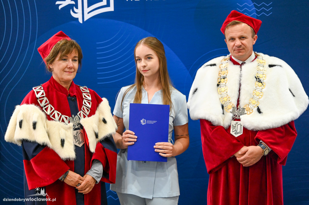 Wręczenie dyplomów na PANS: pielęgniarstwo