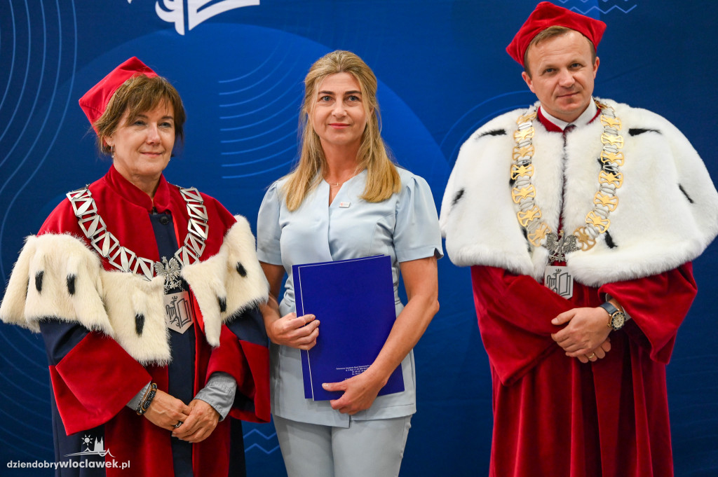 Wręczenie dyplomów na PANS: pielęgniarstwo