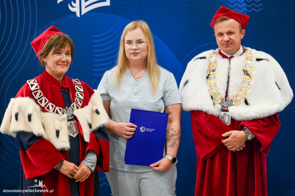 Wręczenie dyplomów na PANS: pielęgniarstwo