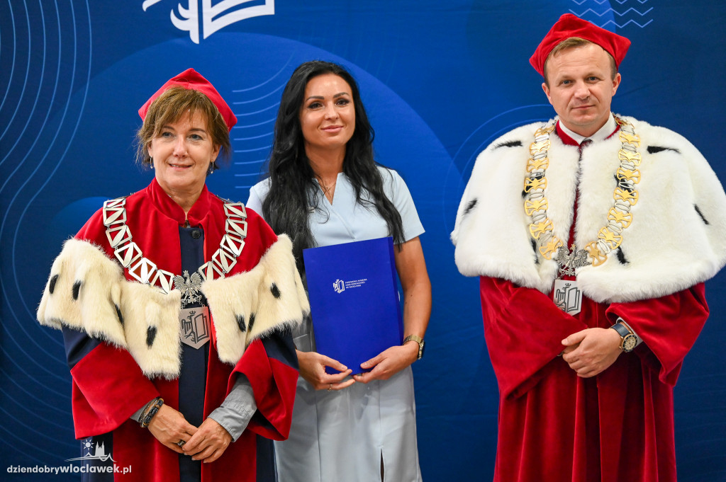 Wręczenie dyplomów na PANS: pielęgniarstwo