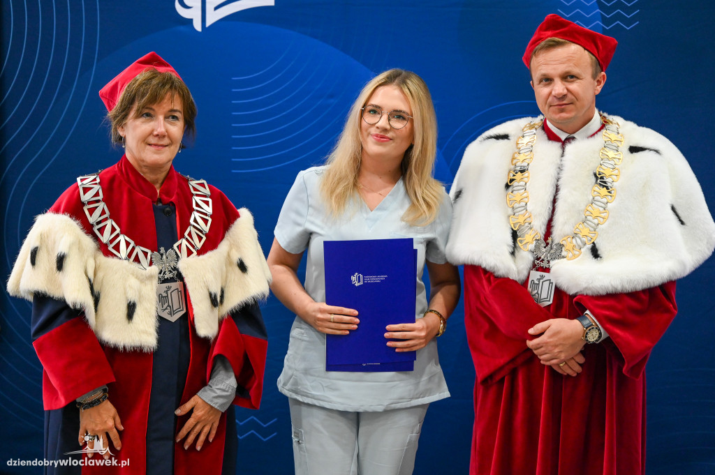 Wręczenie dyplomów na PANS: pielęgniarstwo
