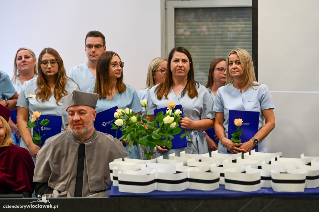 Wręczenie dyplomów na PANS: pielęgniarstwo