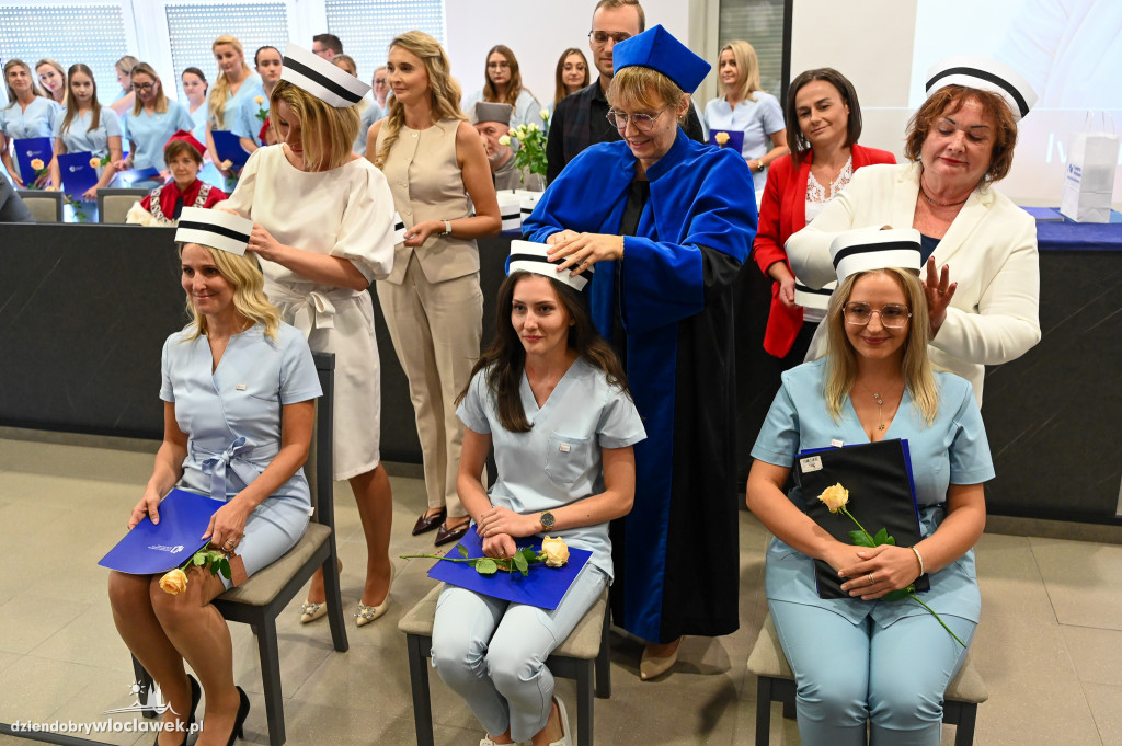 Wręczenie dyplomów na PANS: pielęgniarstwo