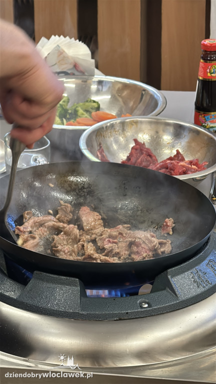 Pierogi w woku: kulinarna podróż w Chemiku