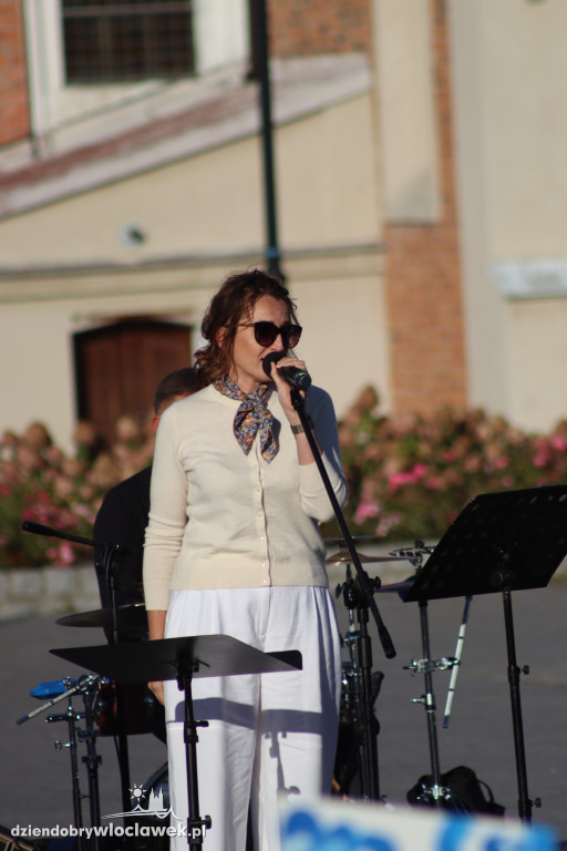 V Festiwal Fajansu: plenerowe malowanie i koncert