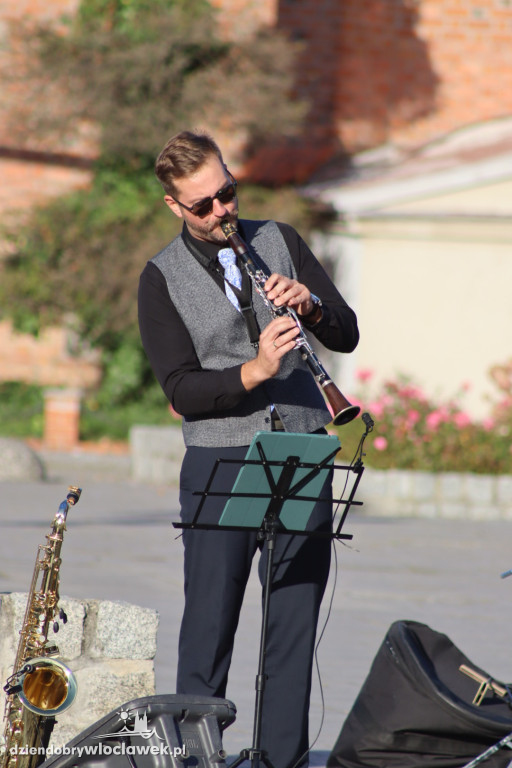 V Festiwal Fajansu: plenerowe malowanie i koncert