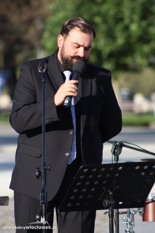V Festiwal Fajansu: plenerowe malowanie i koncert