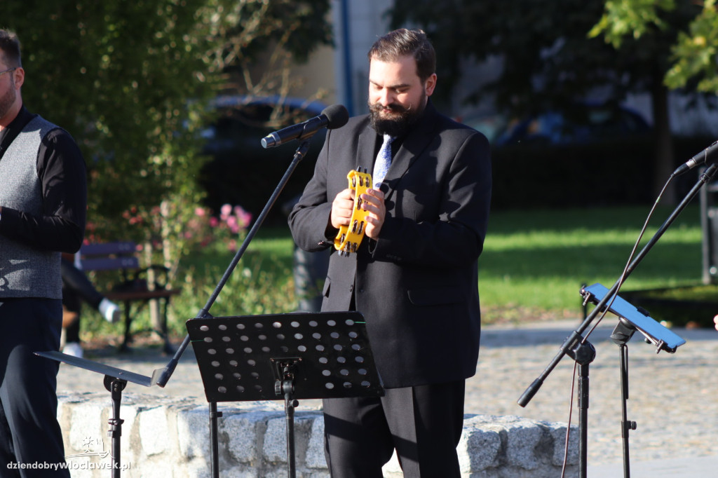 V Festiwal Fajansu: plenerowe malowanie i koncert
