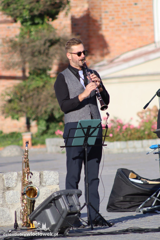 V Festiwal Fajansu: plenerowe malowanie i koncert