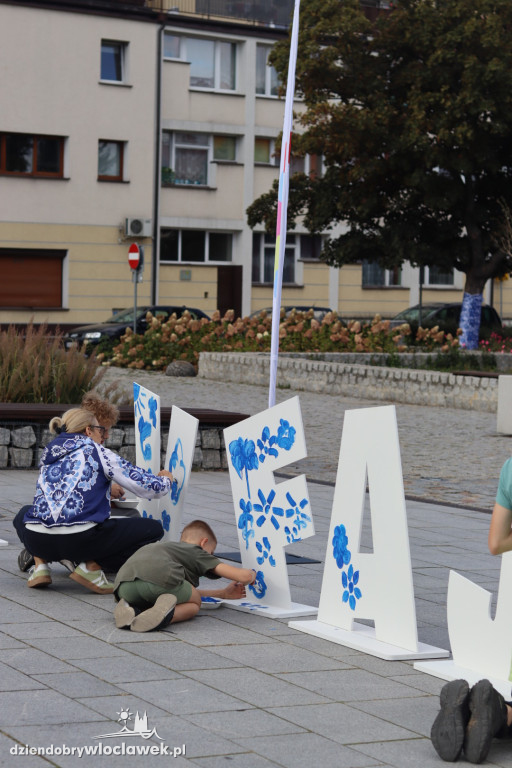 V Festiwal Fajansu: plenerowe malowanie i koncert