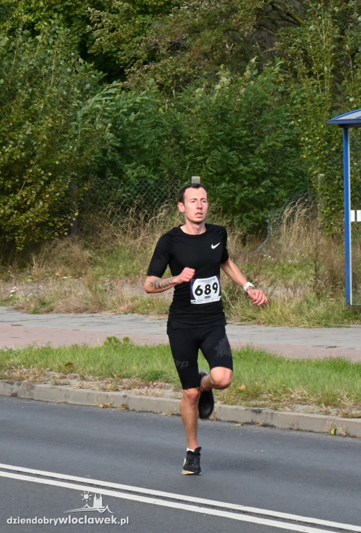 12. Półmaraton Włocławek: zawodnicy na trasie