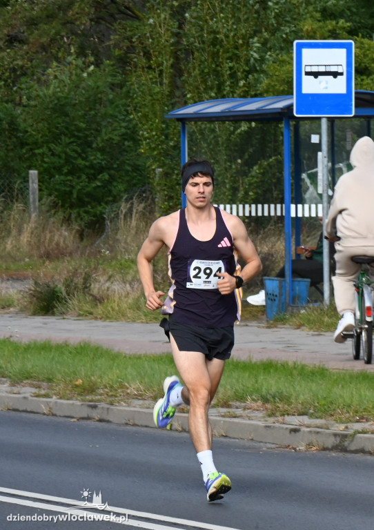 12. Półmaraton Włocławek: zawodnicy na trasie