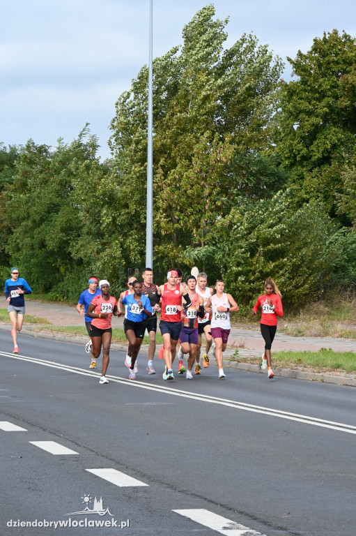12. Półmaraton Włocławek: zawodnicy na trasie