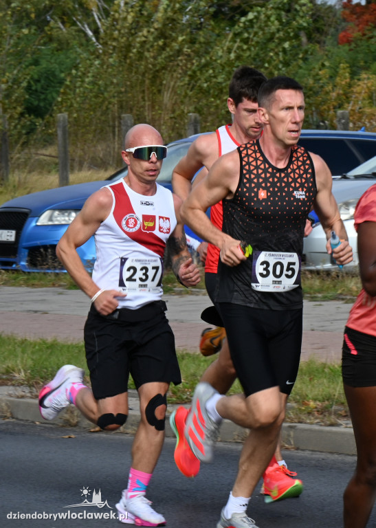 12. Półmaraton Włocławek: zawodnicy na trasie