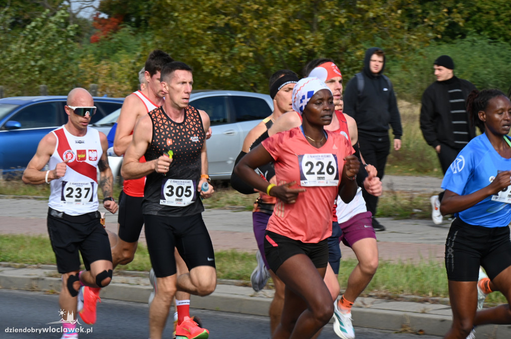 12. Półmaraton Włocławek: zawodnicy na trasie