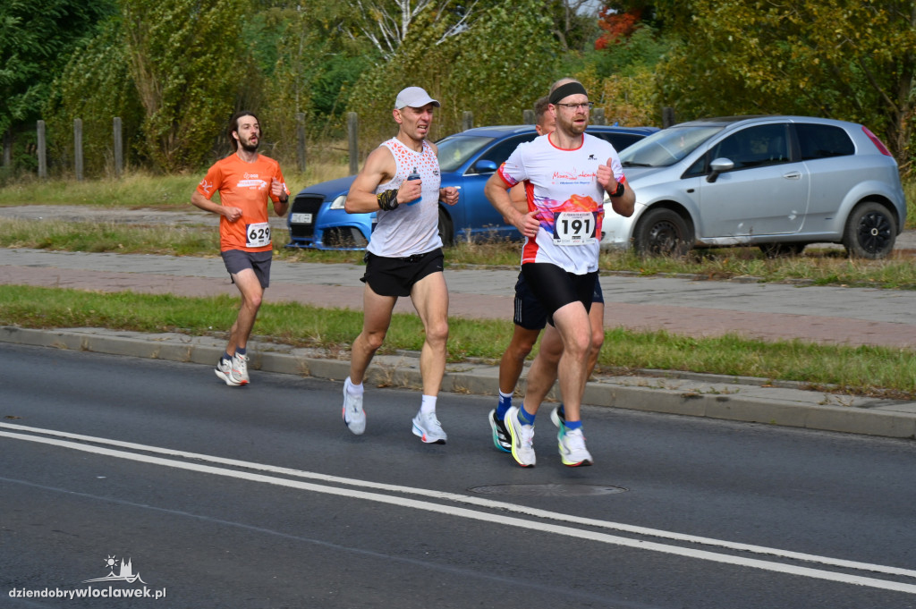 12. Półmaraton Włocławek: zawodnicy na trasie