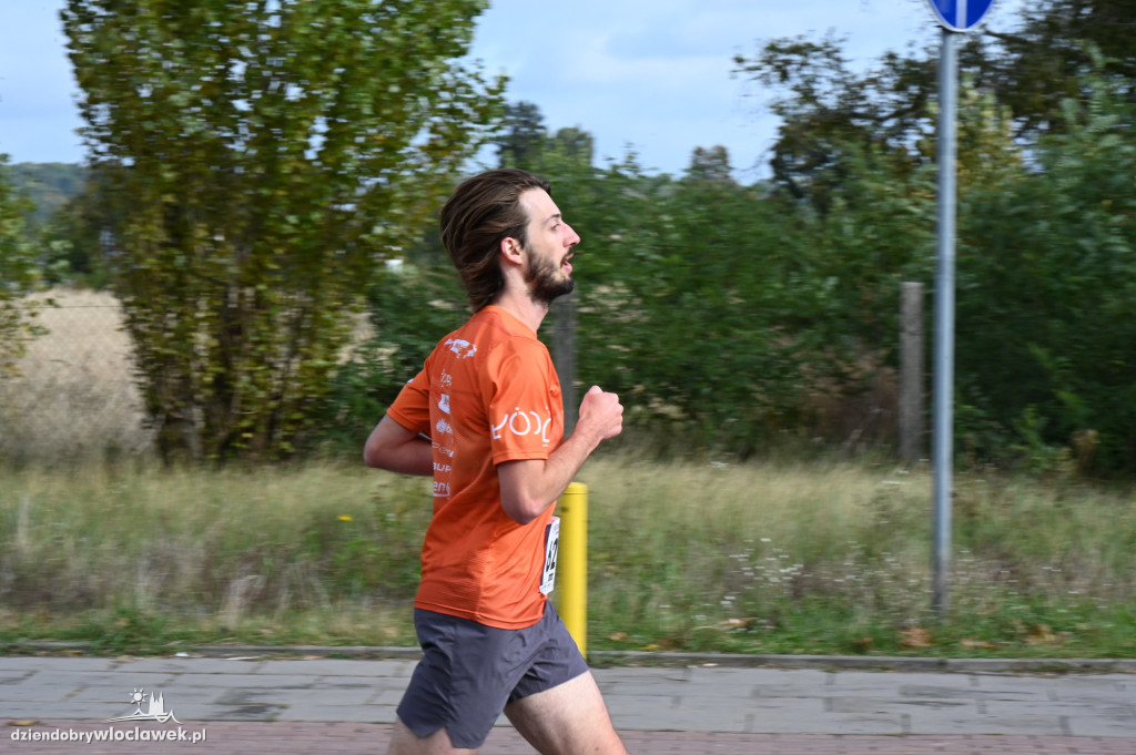 12. Półmaraton Włocławek: zawodnicy na trasie
