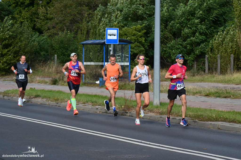 12. Półmaraton Włocławek: zawodnicy na trasie