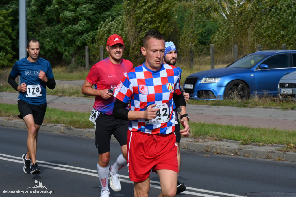 12. Półmaraton Włocławek: zawodnicy na trasie
