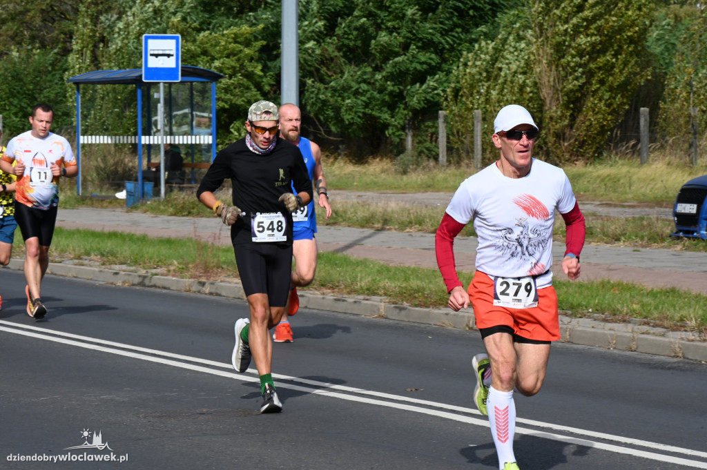 12. Półmaraton Włocławek: zawodnicy na trasie