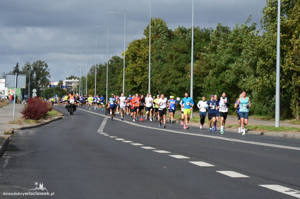 12. Półmaraton Włocławek: zawodnicy na trasie