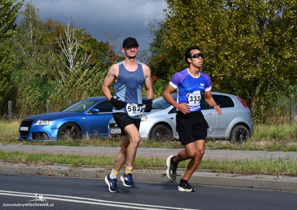 12. Półmaraton Włocławek: zawodnicy na trasie