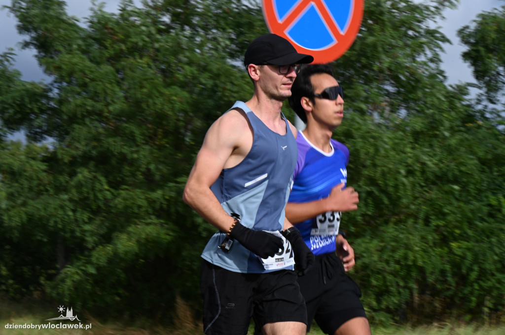 12. Półmaraton Włocławek: zawodnicy na trasie