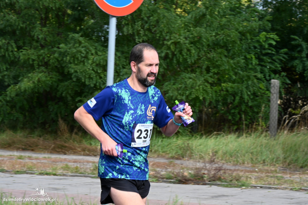 12. Półmaraton Włocławek: zawodnicy na trasie