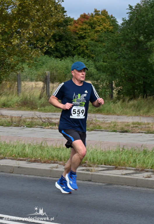 12. Półmaraton Włocławek: zawodnicy na trasie