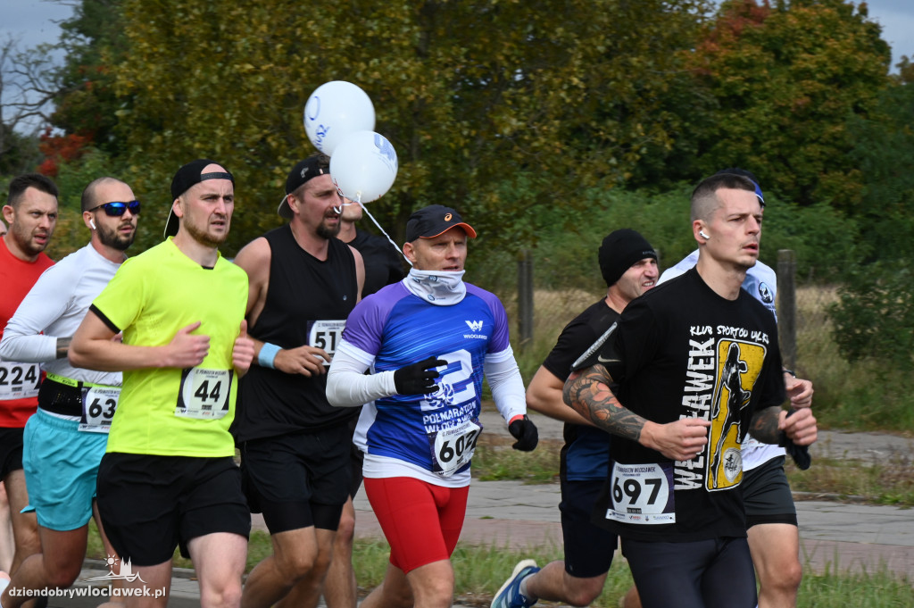 12. Półmaraton Włocławek: zawodnicy na trasie