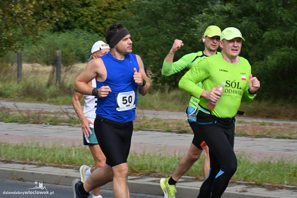 12. Półmaraton Włocławek: zawodnicy na trasie