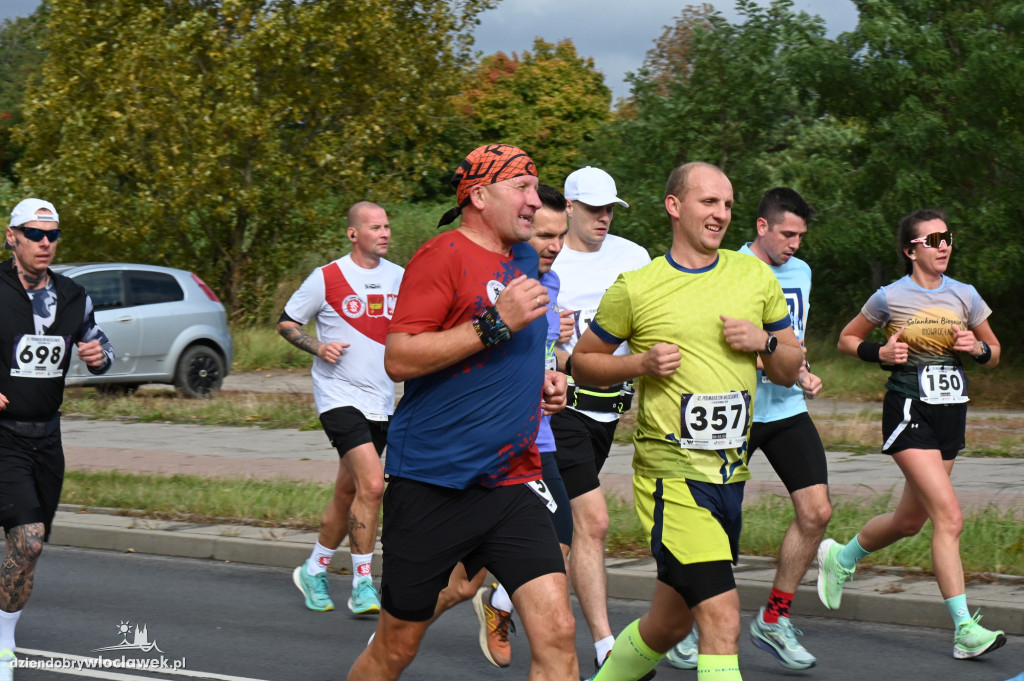 12. Półmaraton Włocławek: zawodnicy na trasie