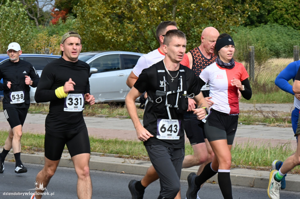 12. Półmaraton Włocławek: zawodnicy na trasie