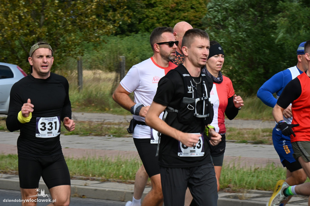 12. Półmaraton Włocławek: zawodnicy na trasie
