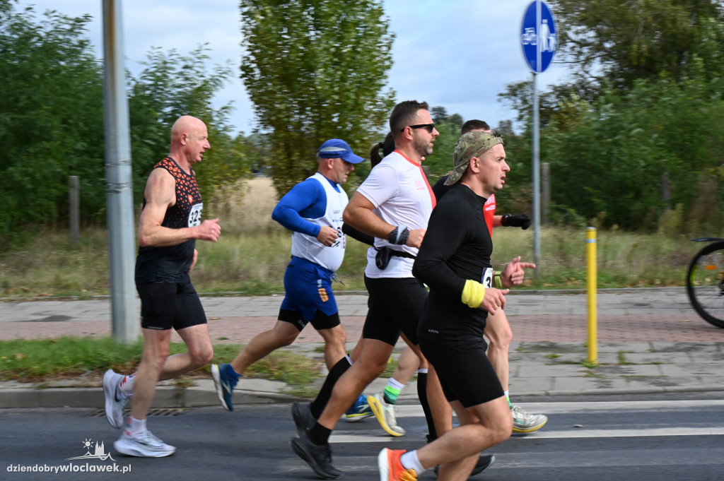 12. Półmaraton Włocławek: zawodnicy na trasie