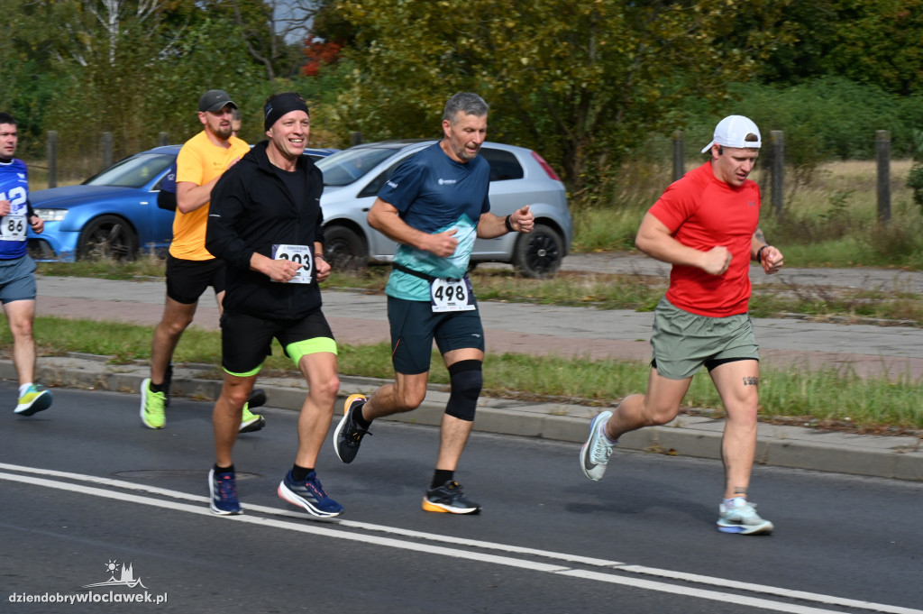 12. Półmaraton Włocławek: zawodnicy na trasie
