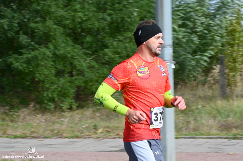12. Półmaraton Włocławek: zawodnicy na trasie