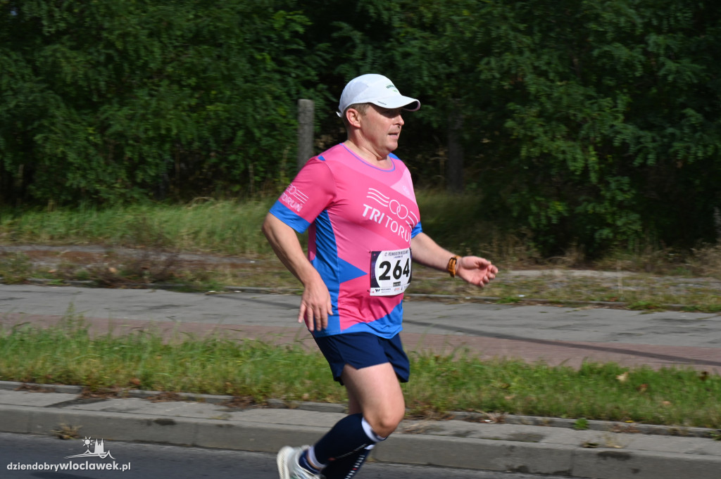 12. Półmaraton Włocławek: zawodnicy na trasie