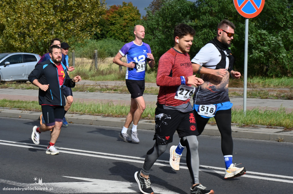 12. Półmaraton Włocławek: zawodnicy na trasie
