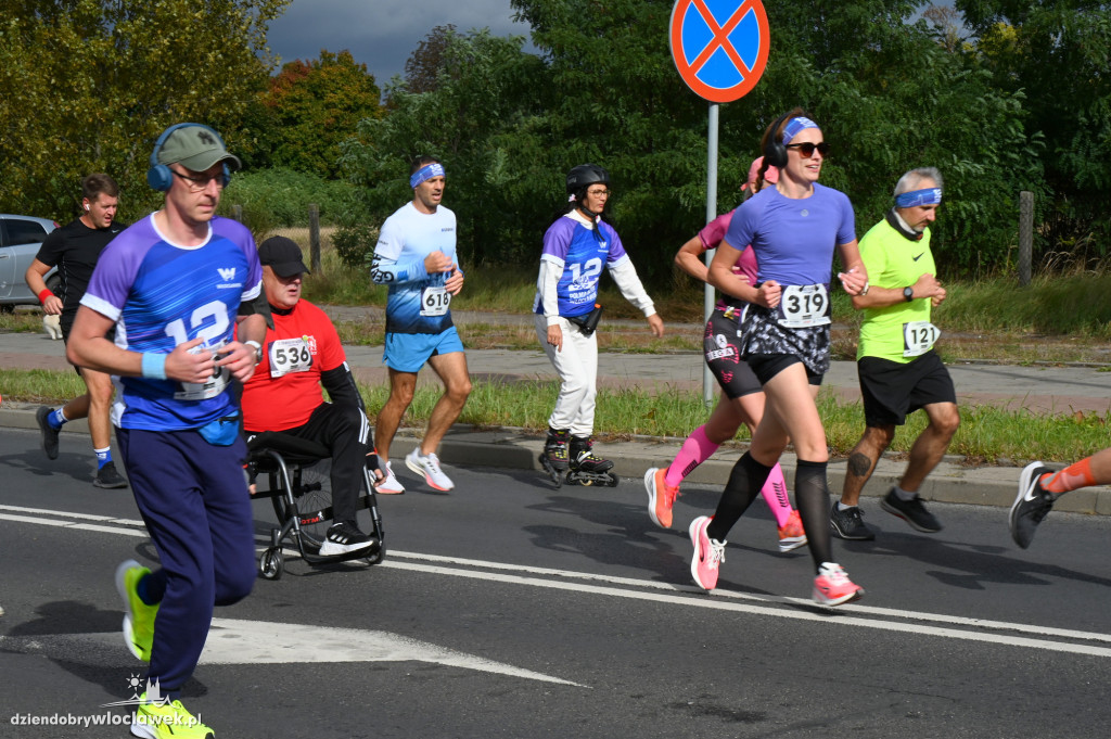 12. Półmaraton Włocławek: zawodnicy na trasie