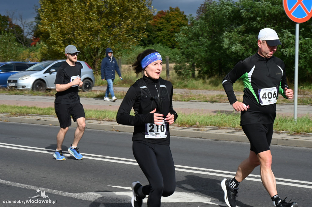 12. Półmaraton Włocławek: zawodnicy na trasie