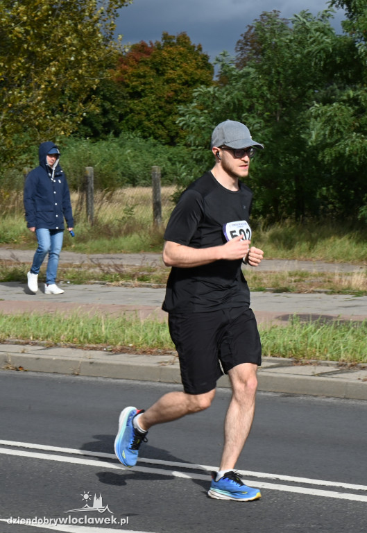 12. Półmaraton Włocławek: zawodnicy na trasie
