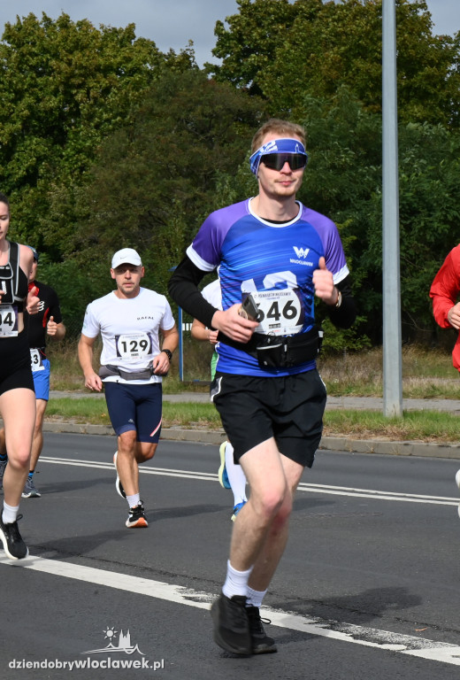 12. Półmaraton Włocławek: zawodnicy na trasie