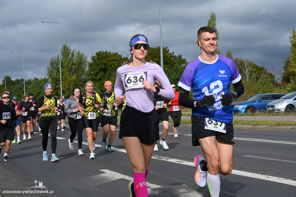 12. Półmaraton Włocławek: zawodnicy na trasie