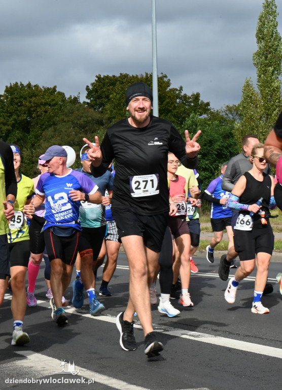 12. Półmaraton Włocławek: zawodnicy na trasie