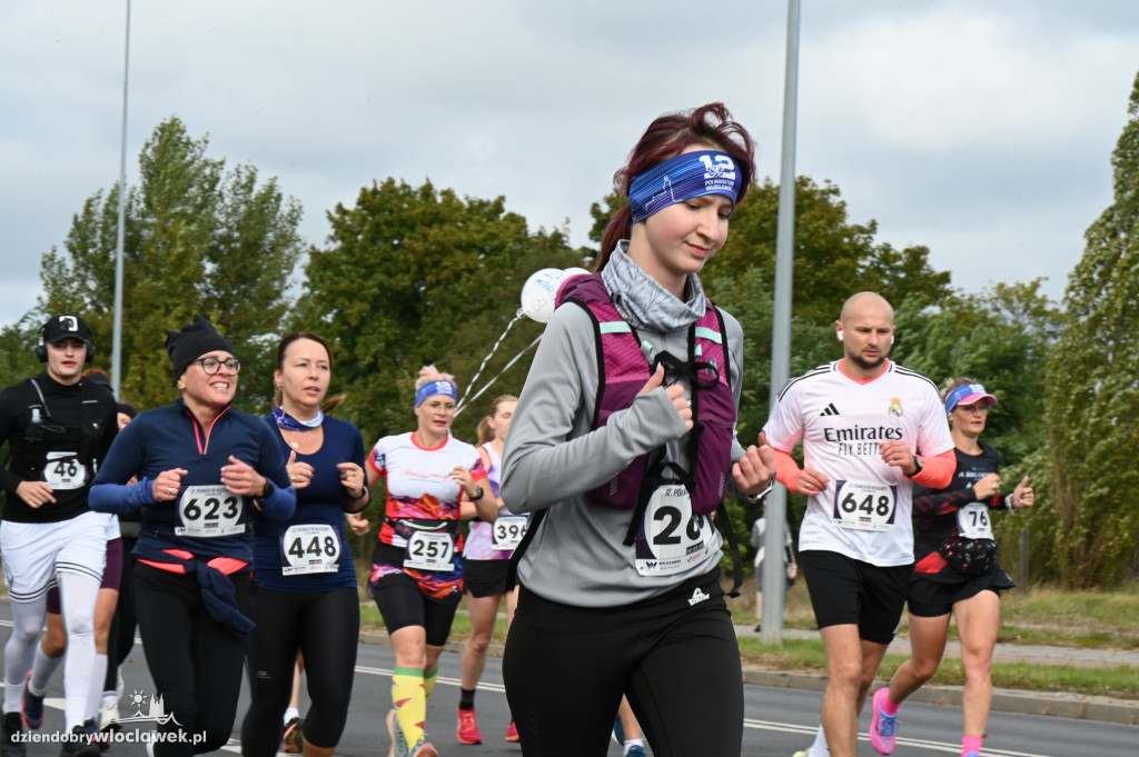 12. Półmaraton Włocławek: zawodnicy na trasie