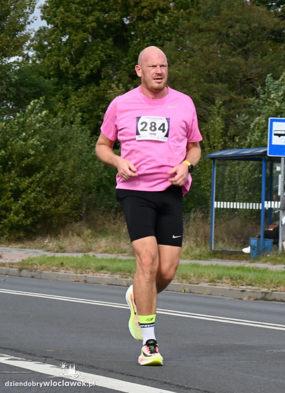 12. Półmaraton Włocławek: zawodnicy na trasie